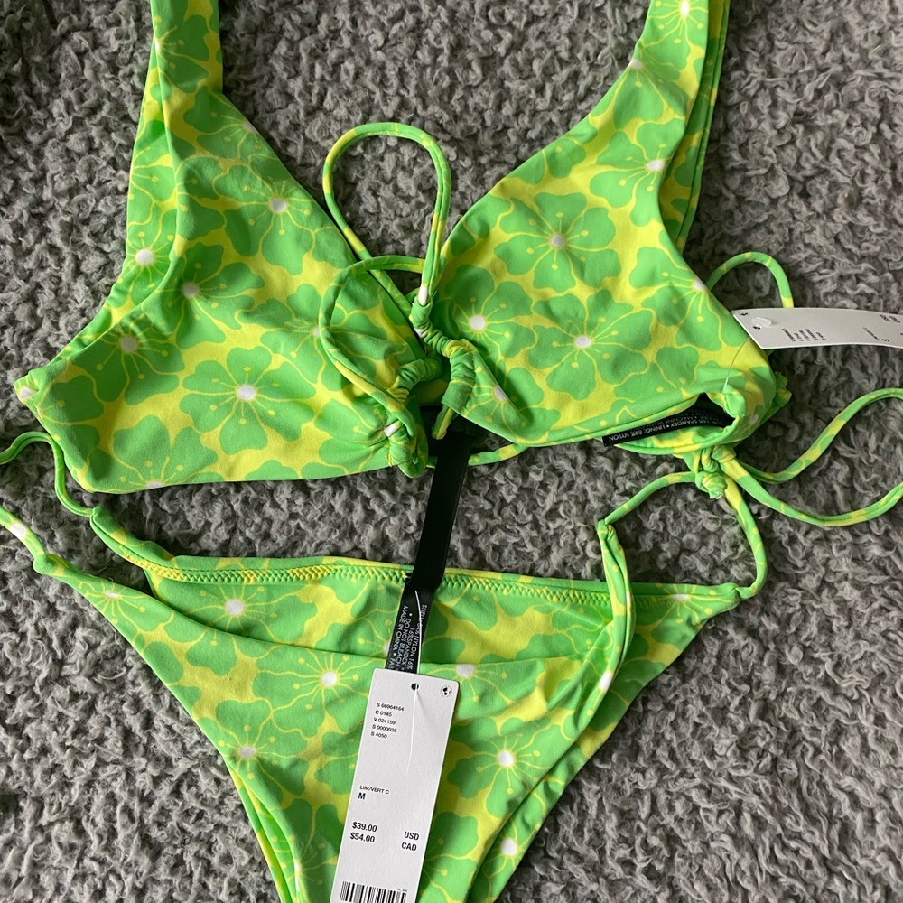 Urban Outfitters Limegreen floral swimsuit set!